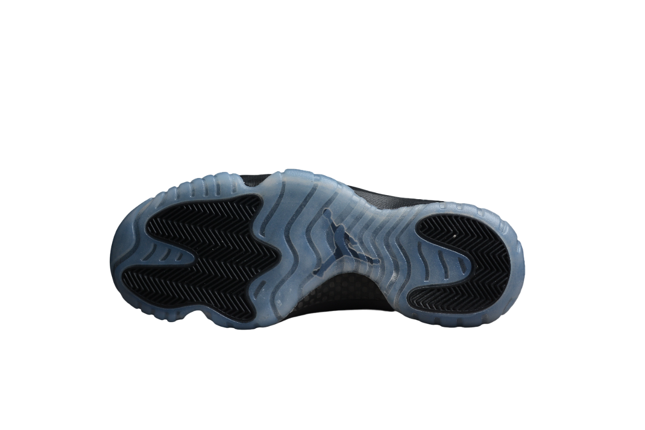Air Jordan 11 retro Cap and Gown