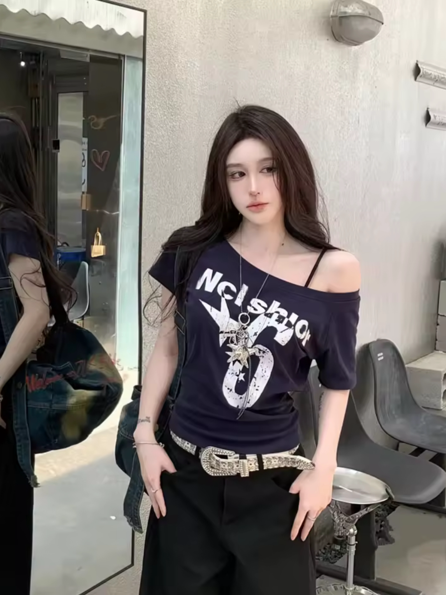 MST Phase 2000s Off-Shoulder waist T-Shirt